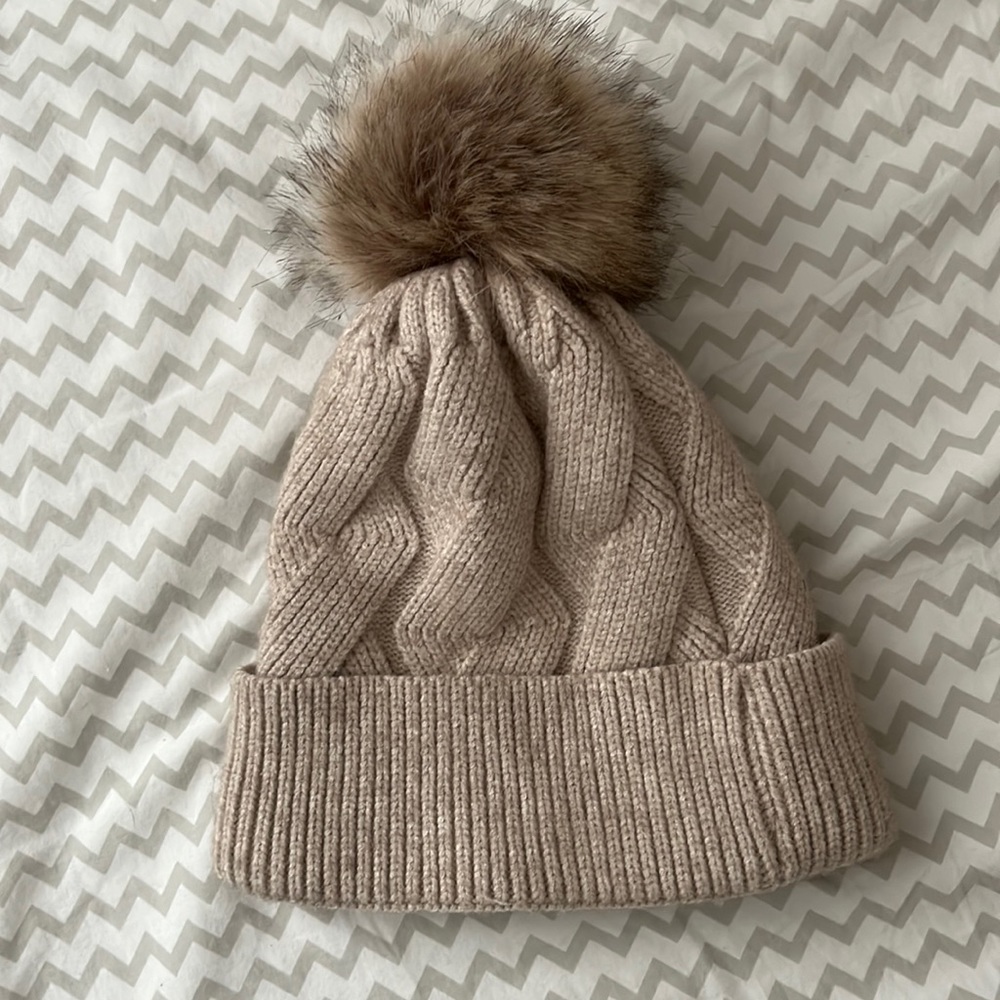 pom pom beanie